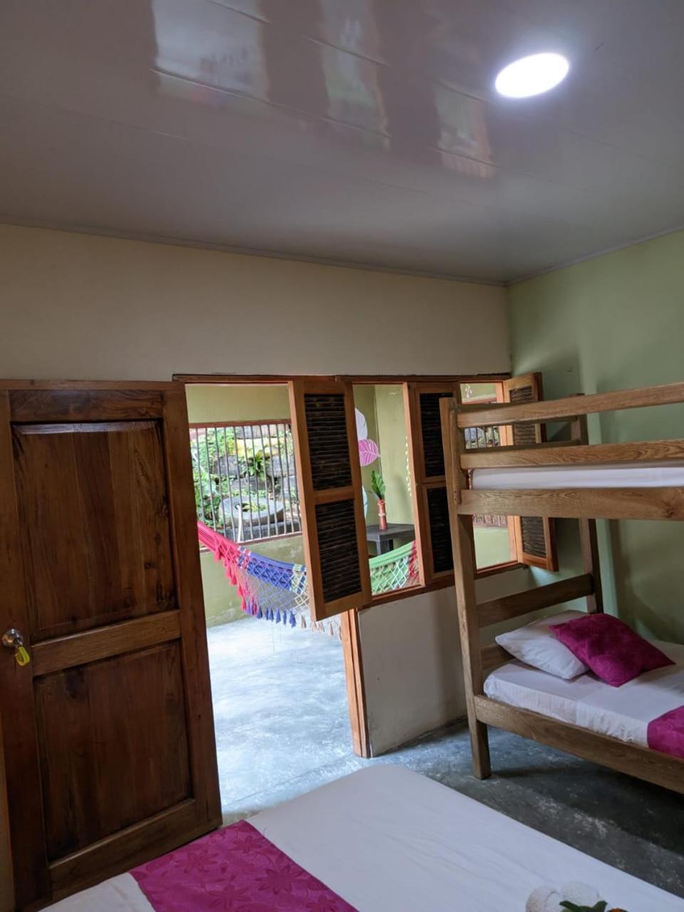 Sierra Kay Hostel Guachaca Eksteriør bilde